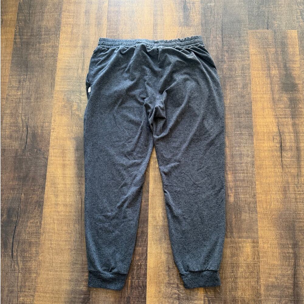 Vuori Performance Joggers Drawstring Pants Size M… - image 4